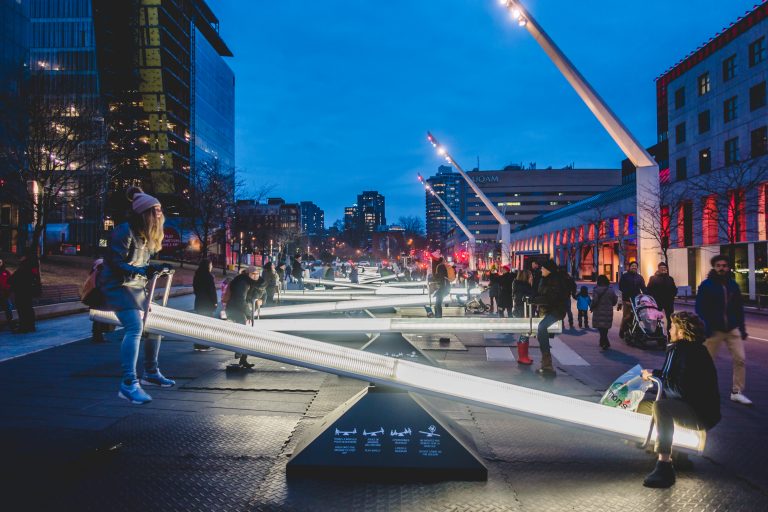 La Place des Arts animée en hiver